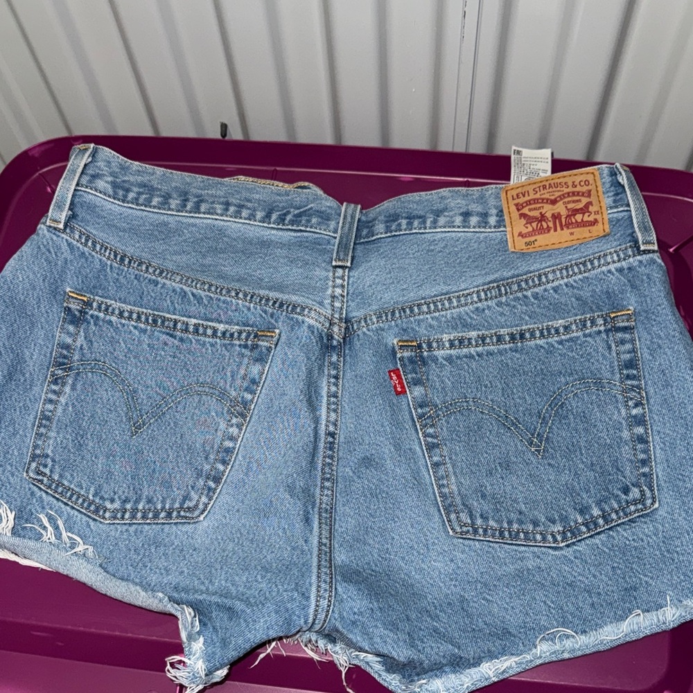 Levi’s Denim Shorts - Picture 2 of 3